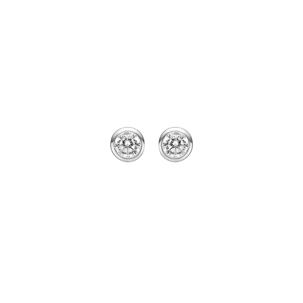 Sølv ørestikker med 4 mm syntetisk cubic zirconia i rund fatning.