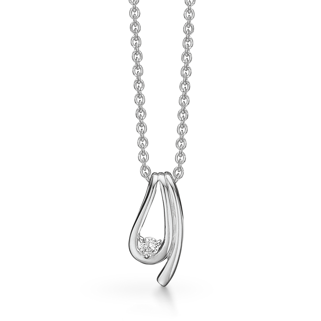 Sølv halskæde rhodineret øje med bue og syntetisk cubic zirconia.  Kæden er længde 42-45 cm.