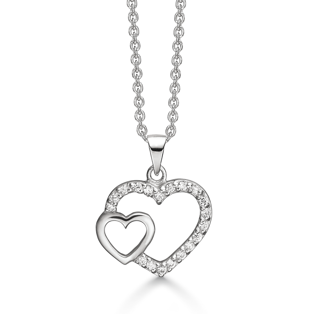Sølv halskæde rhodineret hjerte med syntetiske cubic zirconia i kanten med lille blank hjerte. Kæden er rhodineret sølv i længde 42-45 cm.
