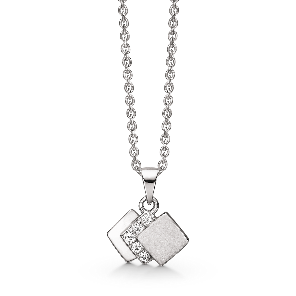 Sølv halskæde rhodineret 3 firkanter en med syntetisk cubic zirconia, en mat og en blank Kæden er rhodineret sølv i længde 42-45 cm.