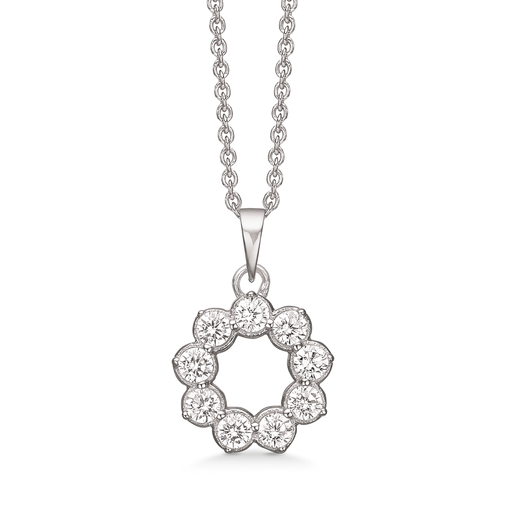 Sølv halskæde rhodineret cirkel af 9  runde syntetiske cubic zirconia.  Kæden er rhodineret sølv i længde 42-45 cm.