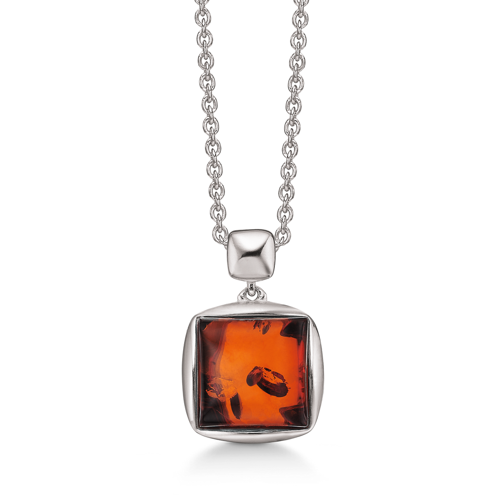 Sølv halskæde rhodineret rav i firkant.   Kæden er rhodineret sølv i længde 42-45 cm.