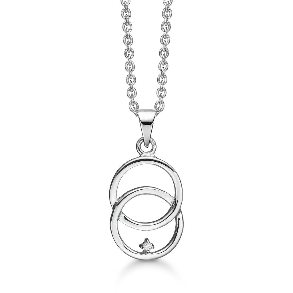 Sølv halskæde rhodineret dobbelt cirkel med diamant. Diamant ialt 0,008 ct. w/pk1. Kæden er længde 42-45 cm.