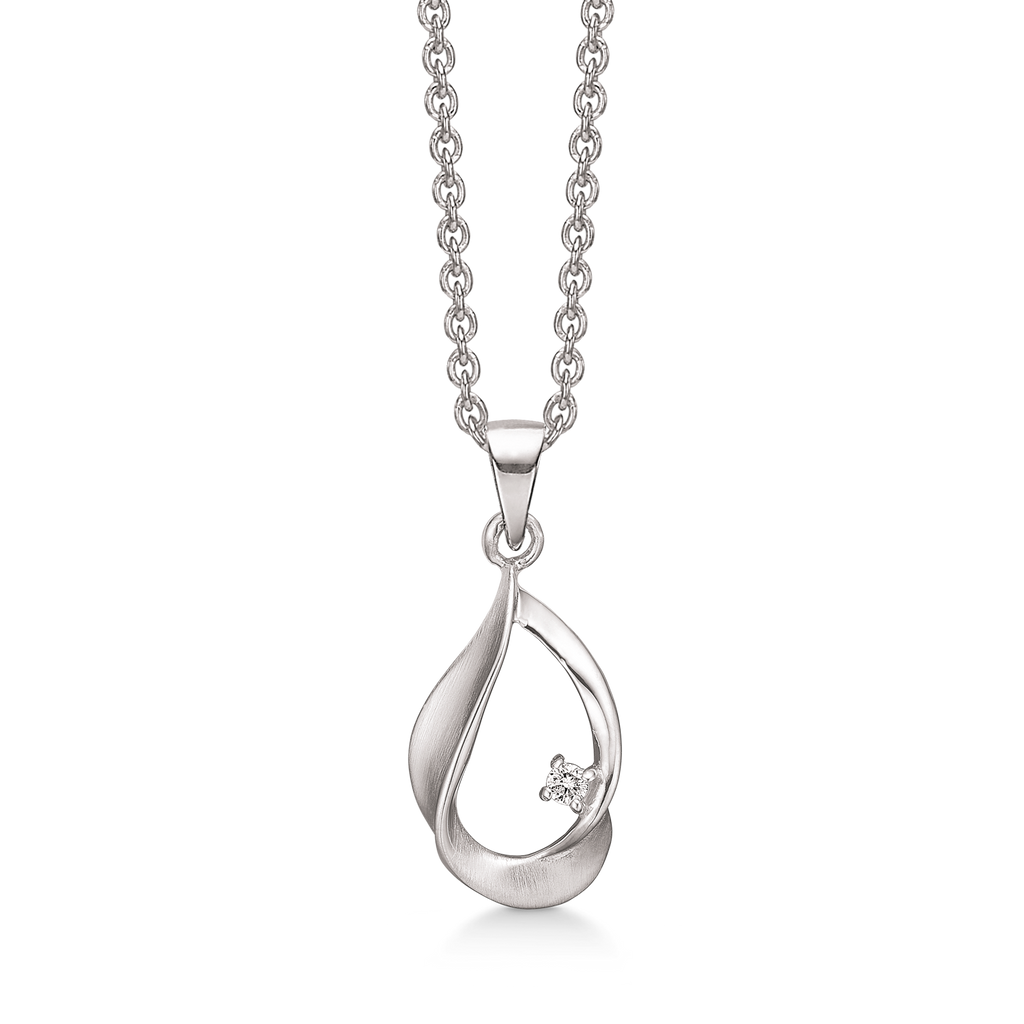 Sølv halskæde rhodineret skæv dråbe med diamant. Diamant ialt 0,026 ct. w/pk1. Kæden er rhodineret sølv i længde 42-45 cm.