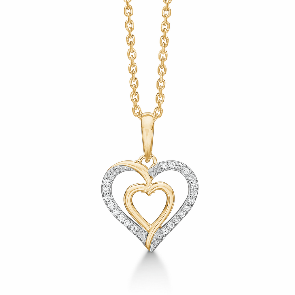 8 kt. guld vedhæng hjerte med syntetisk cubic zirconia og lille blank hjerte i midten. Kæden er forgyldt sølv i længde 42-45 cm.